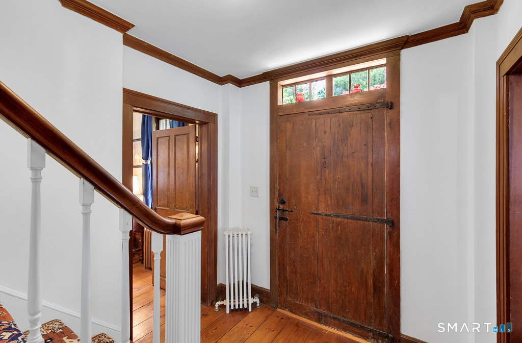 446 Amity Road Woodbridge, CT 06525 - Photo 2 of 40