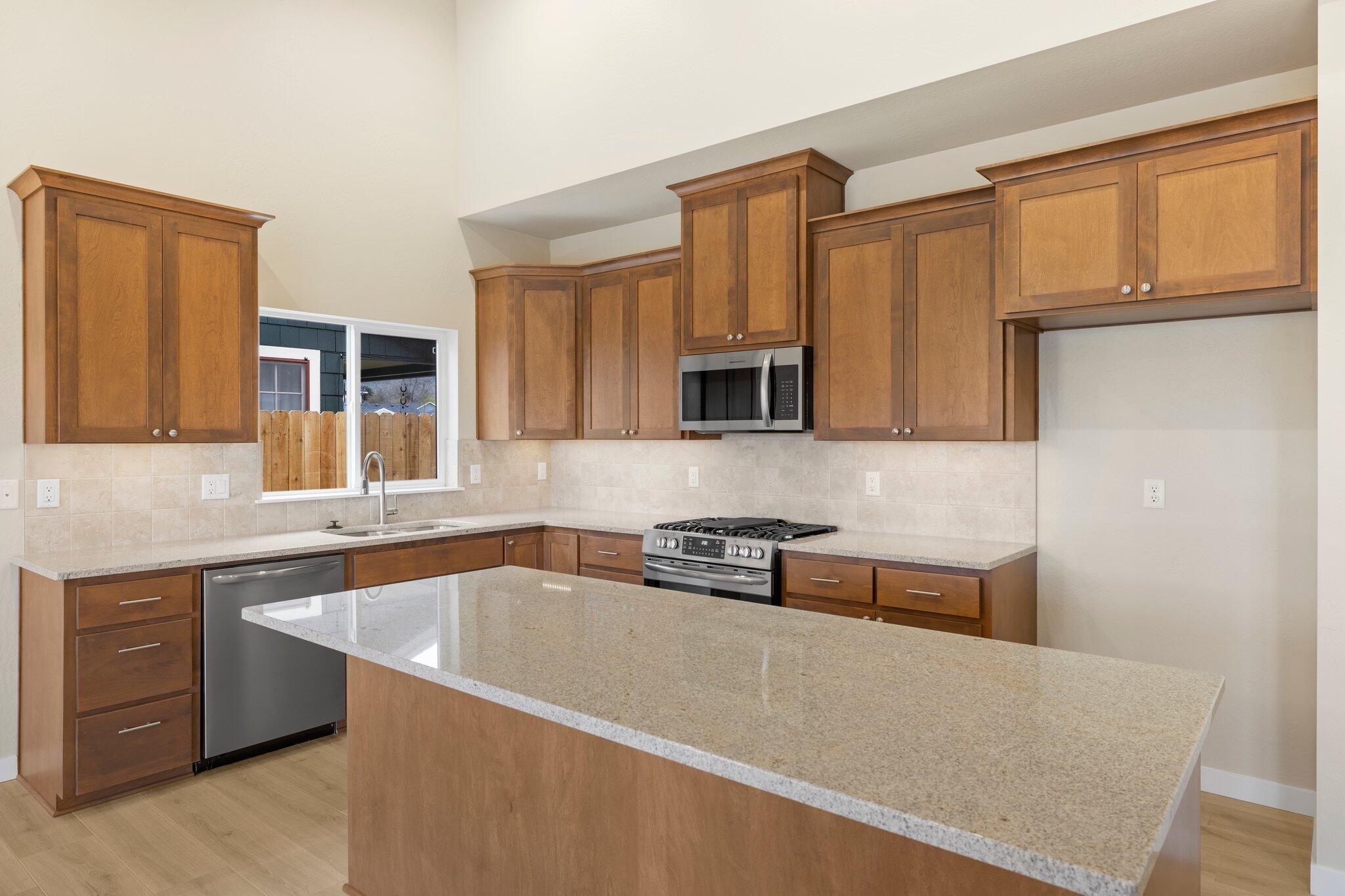 1681 Thomas Road Medford, OR 97501 - Photo 10 of 22 10