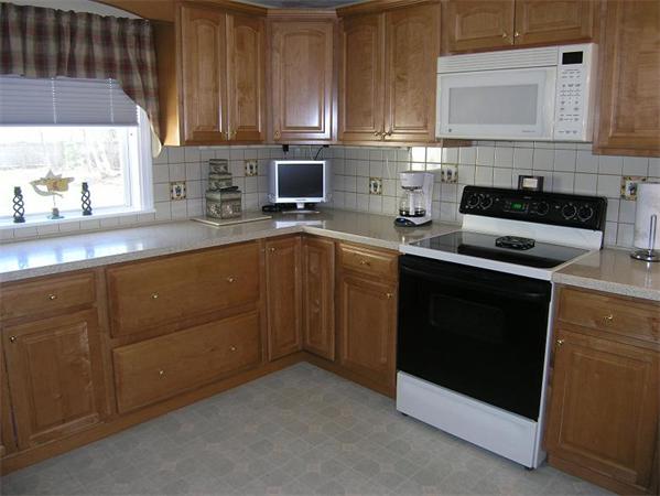 22 Cathy Road Burlington, MA 01803 - Photo 5 of 29 Gallery Image 5