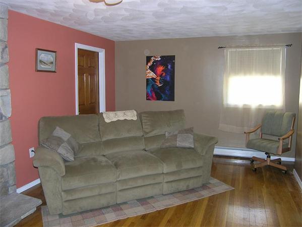 22 Cathy Road Burlington, MA 01803 - Photo 8 of 29 Gallery Image 8