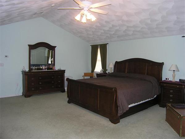 22 Cathy Road Burlington, MA 01803 - Photo 10 of 29 Gallery Image 10