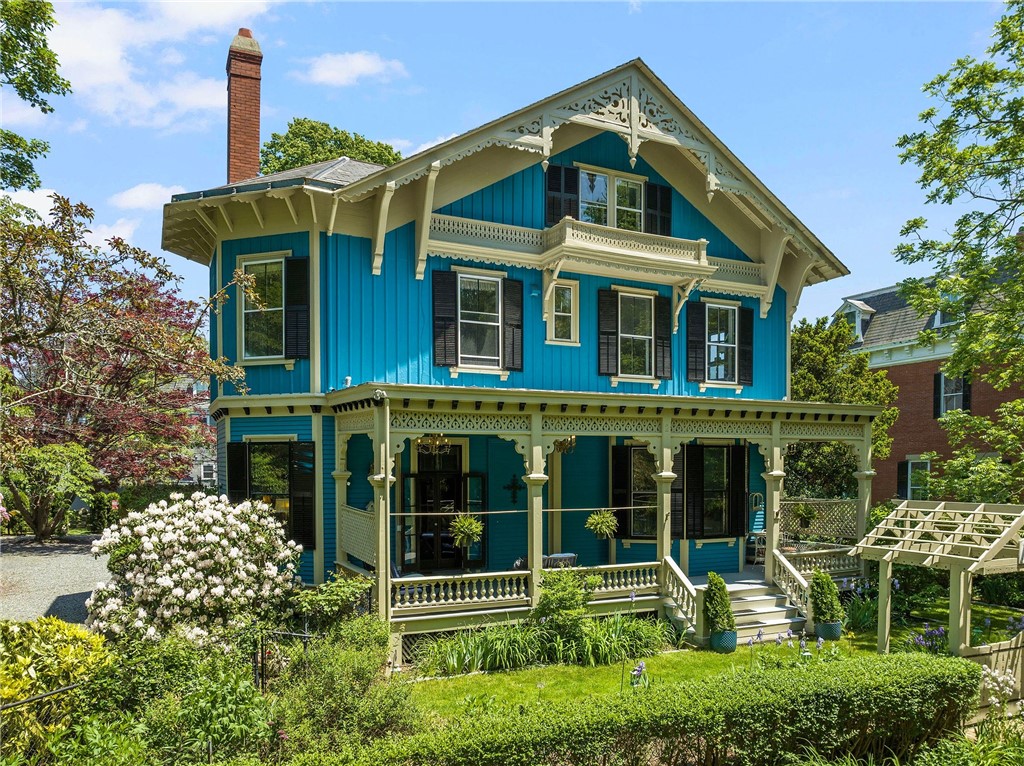 Lucious green grounds.