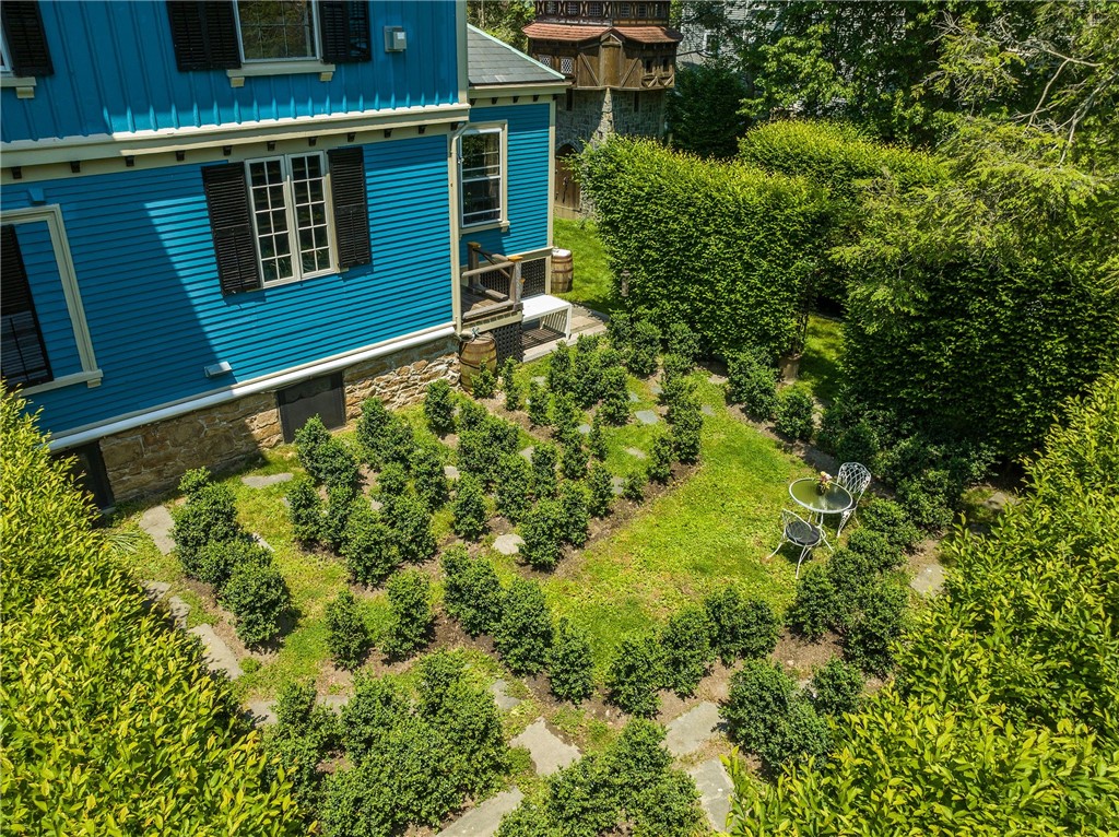 31 Old Beach Road Newport, RI 02840 - Photo 42 of 46 Enjoy the calm of the labyrinth.