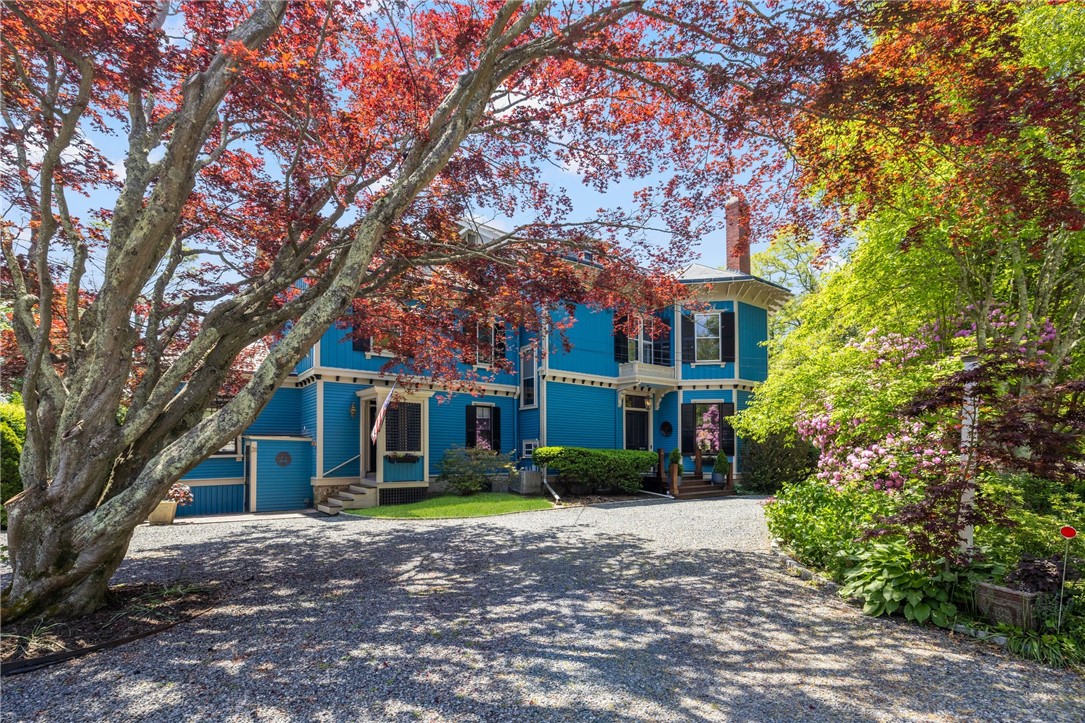 31 Old Beach Road Newport, RI 02840 - Photo 44 of 46 Plenty of parking.