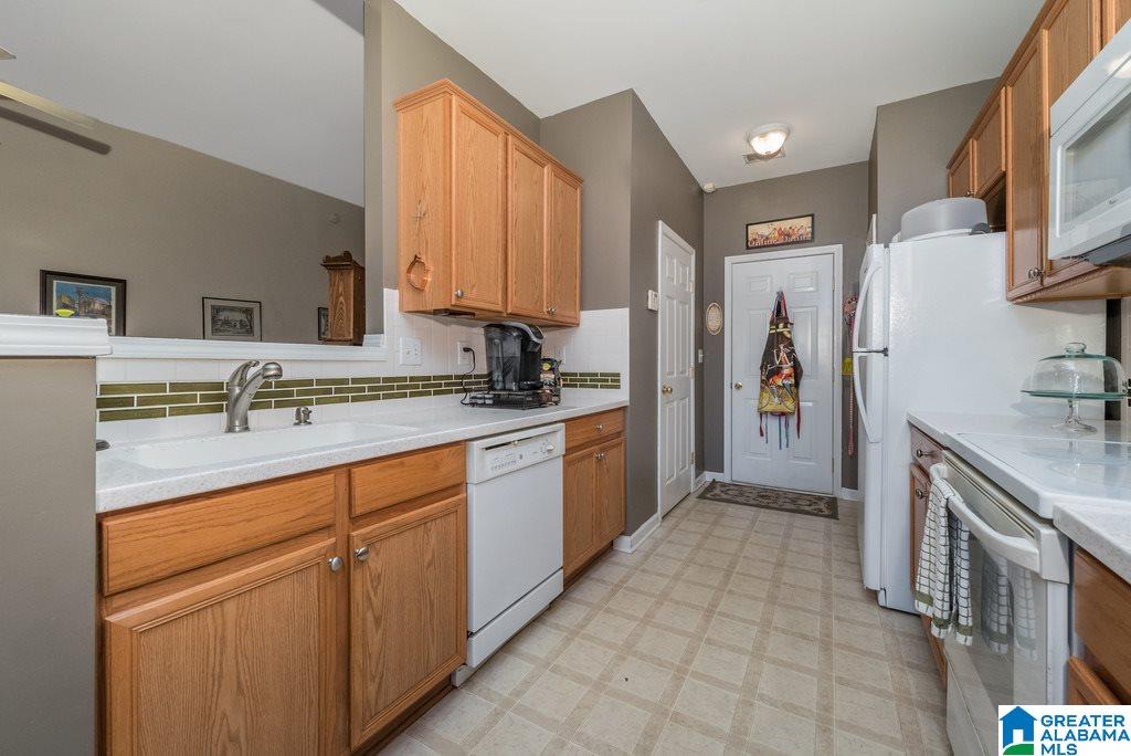 185 Daventry Drive Calera, AL 35040 - Photo 9 of 29