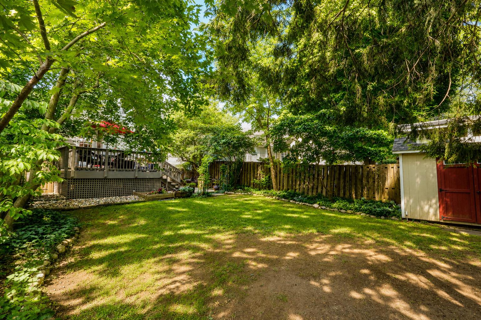 15 East Walnut Street Alexandria, VA 22301 - Photo 52 of 77 Spacious yard for pets and play