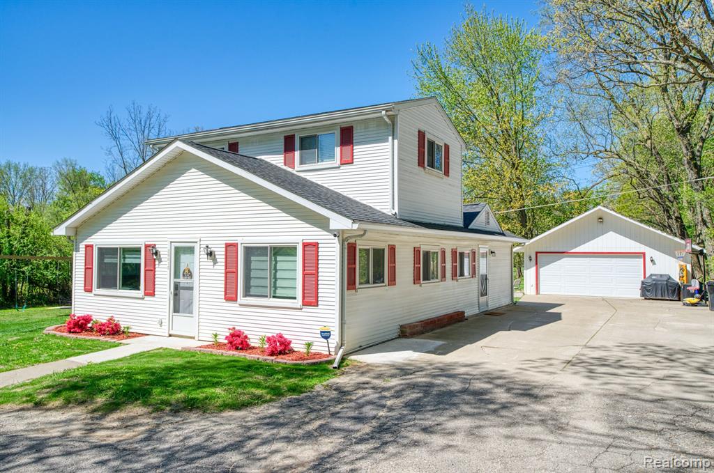28615 Rollcrest Road Farmington Hills, MI 48334 - Photo 6 of 24