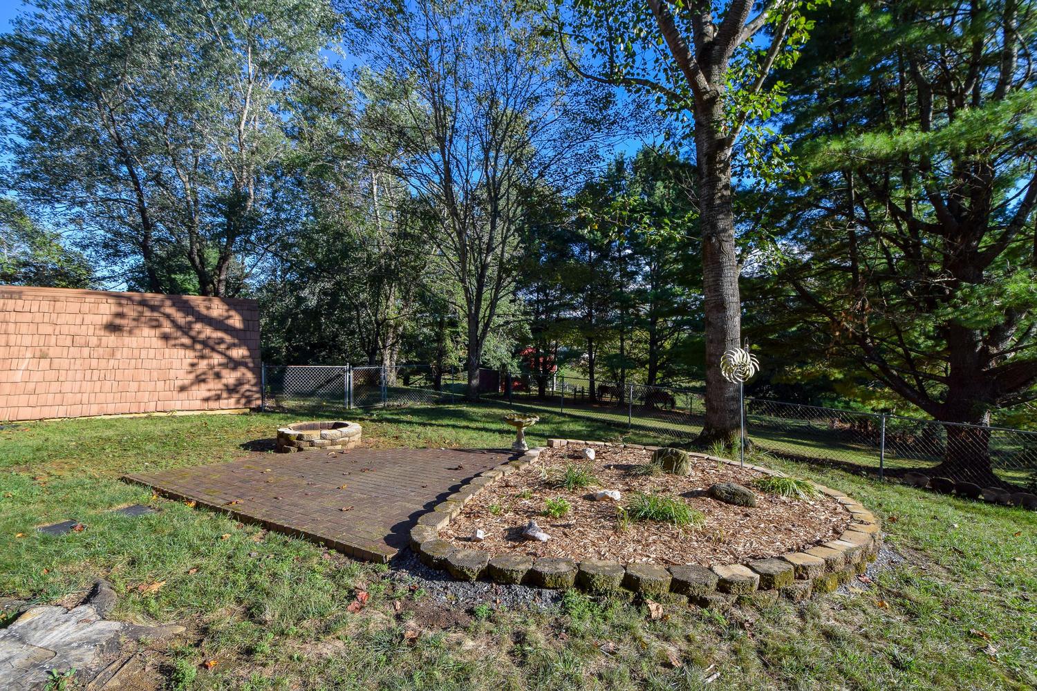 353 Cox Road Troutville, VA 24175 - Photo 25 of 27 353 Cox Rd Troutville VA 24175-large-027