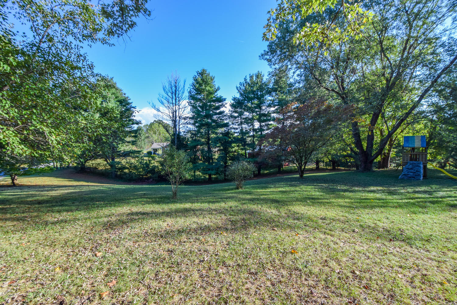 353 Cox Road Troutville, VA 24175 - Photo 26 of 27 353 Cox Rd Troutville VA 24175-large-028