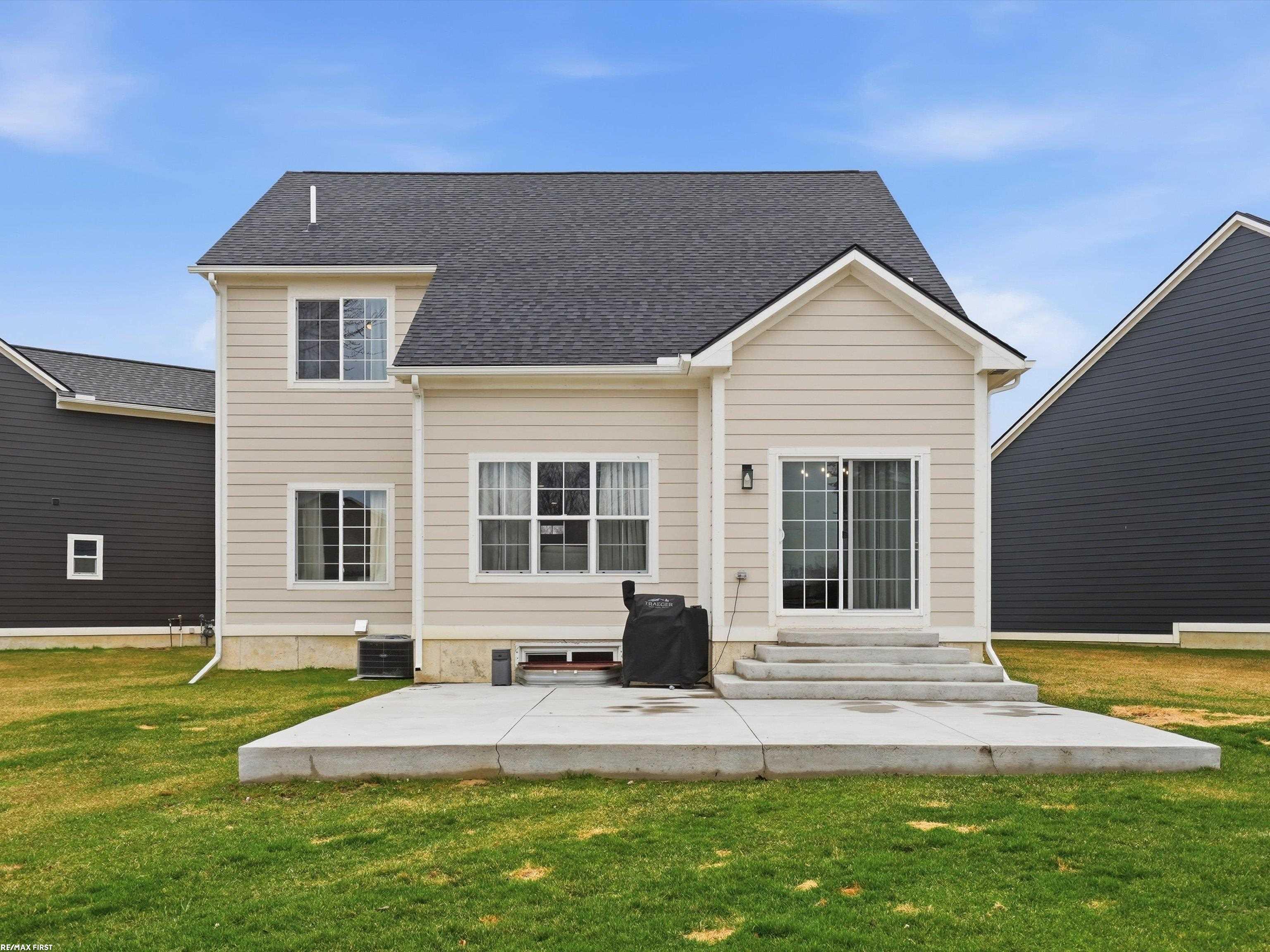 47121 Rosa Court New Baltimore, MI 48047 - Photo 48 of 53 50203723-11b41684-a970-4d1d-96df-17590d5be029.JPG