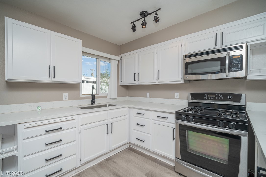 17 Laswell Street Henderson, NV 89015 - Photo 14 of 25