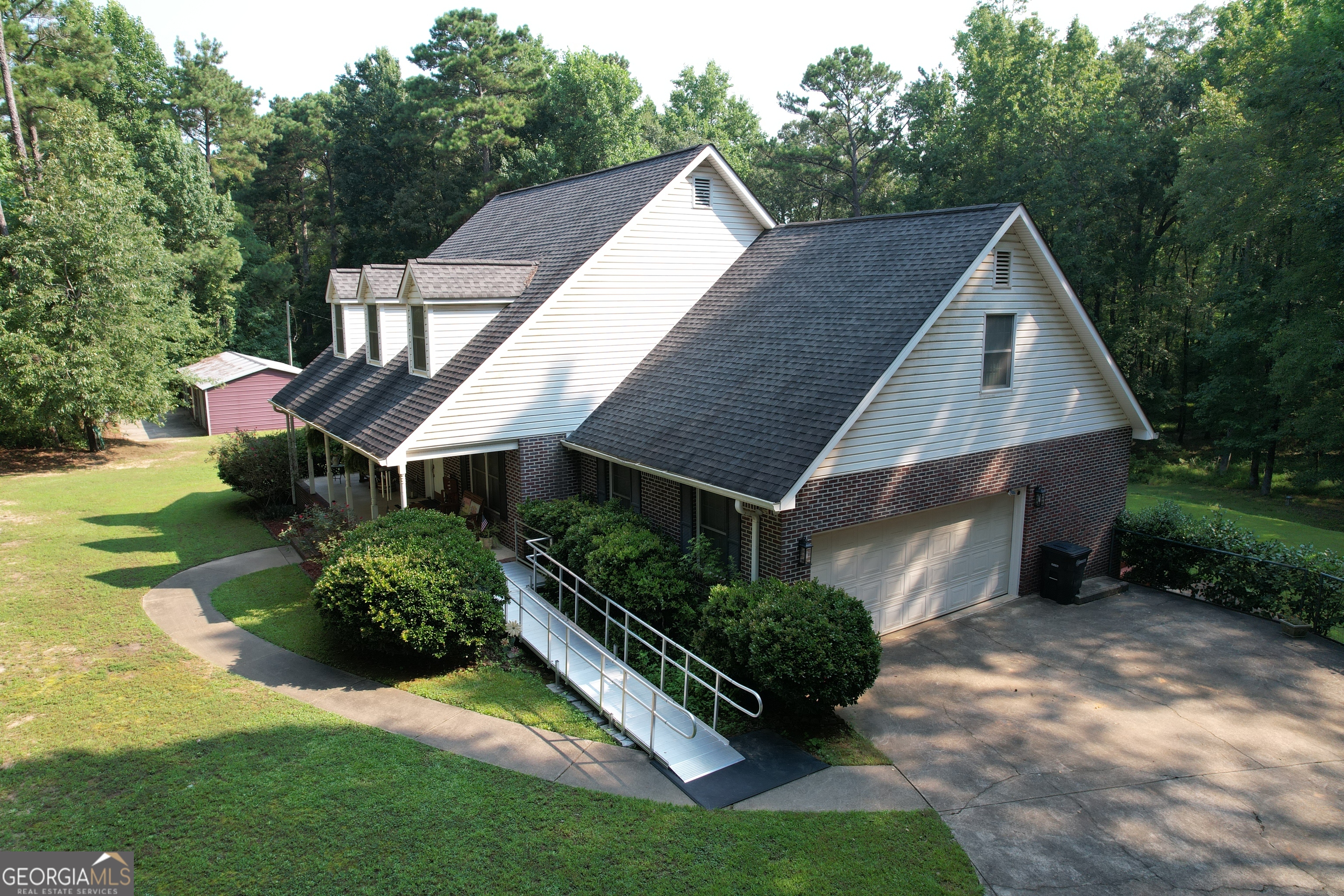 441 Campbell Road Meansville, GA 30256 - Photo 4 of 107 Gallery Image 4