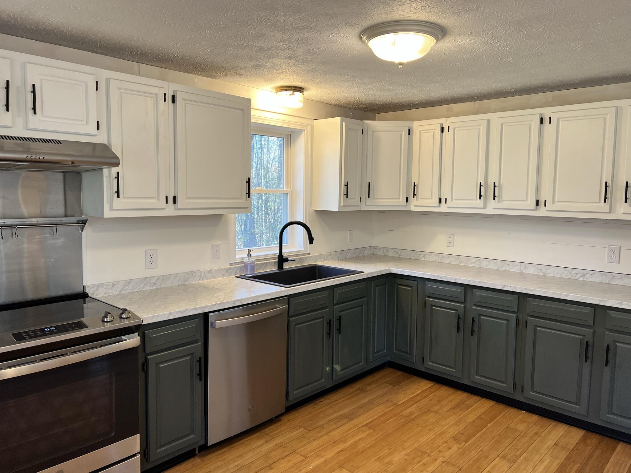 29 Deering Road Gorham, ME 04038 - Photo 8 of 51 Kitchen