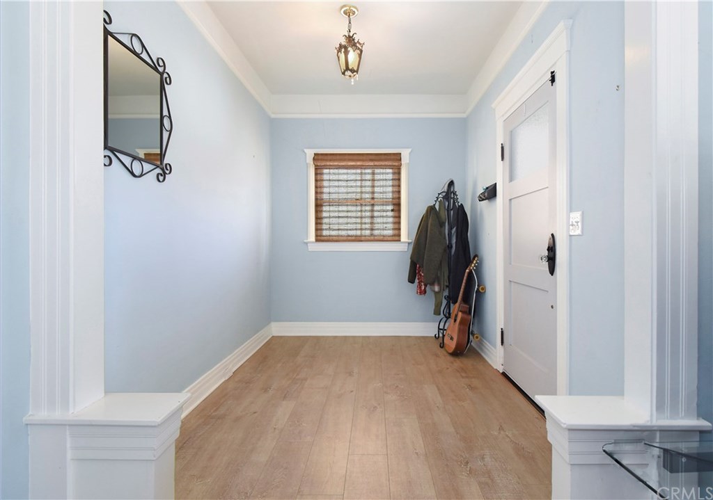 415 Emerald Street Redondo Beach, CA 90277 - Photo 4 of 21