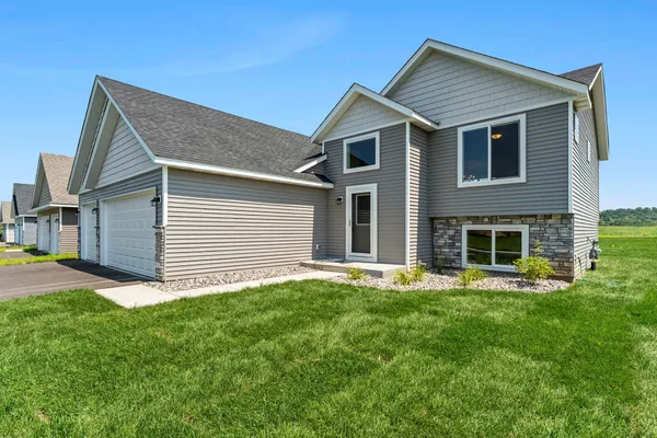 $454,720 | 2017 Aster Lane, Mankato, MN 56001
