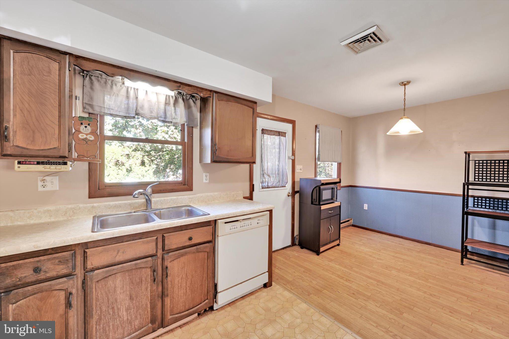 1105 Showers Lane Reading, PA 19605 - Photo 10 of 32 Gallery Image 10