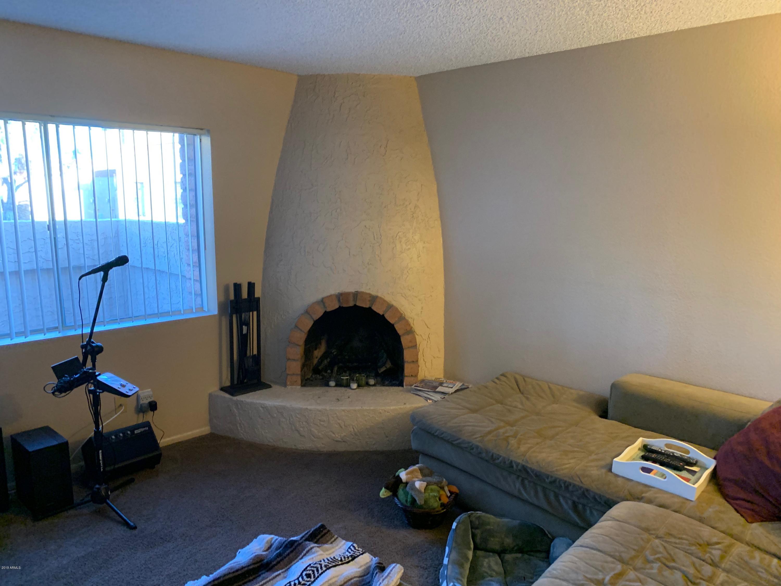 10411 North 11th Avenue, Unit 22 Phoenix, AZ 85021 - Photo 5 of 14 LivingRoom