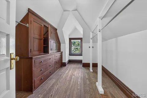 $1,075,000 | 5095 Westminster Place, St. Louis, MO 63108