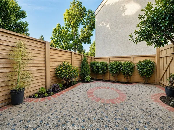 $3,190 | 25 Brookfield, Irvine, CA 92604