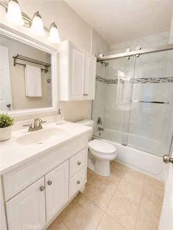 $3,190 | 25 Brookfield, Irvine, CA 92604