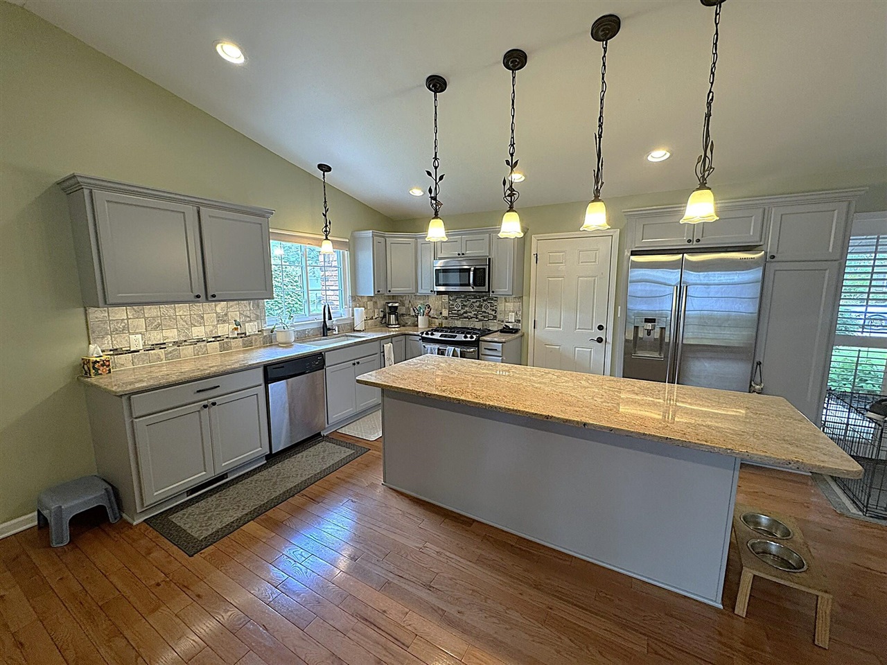 39889 Coronation Road Canton, MI 48188 - Photo 17 of 51