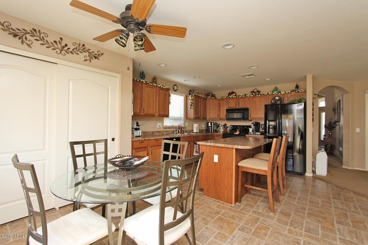 44823 West Woody Road Maricopa, AZ 85139 - Photo 9 of 37 Kitchen