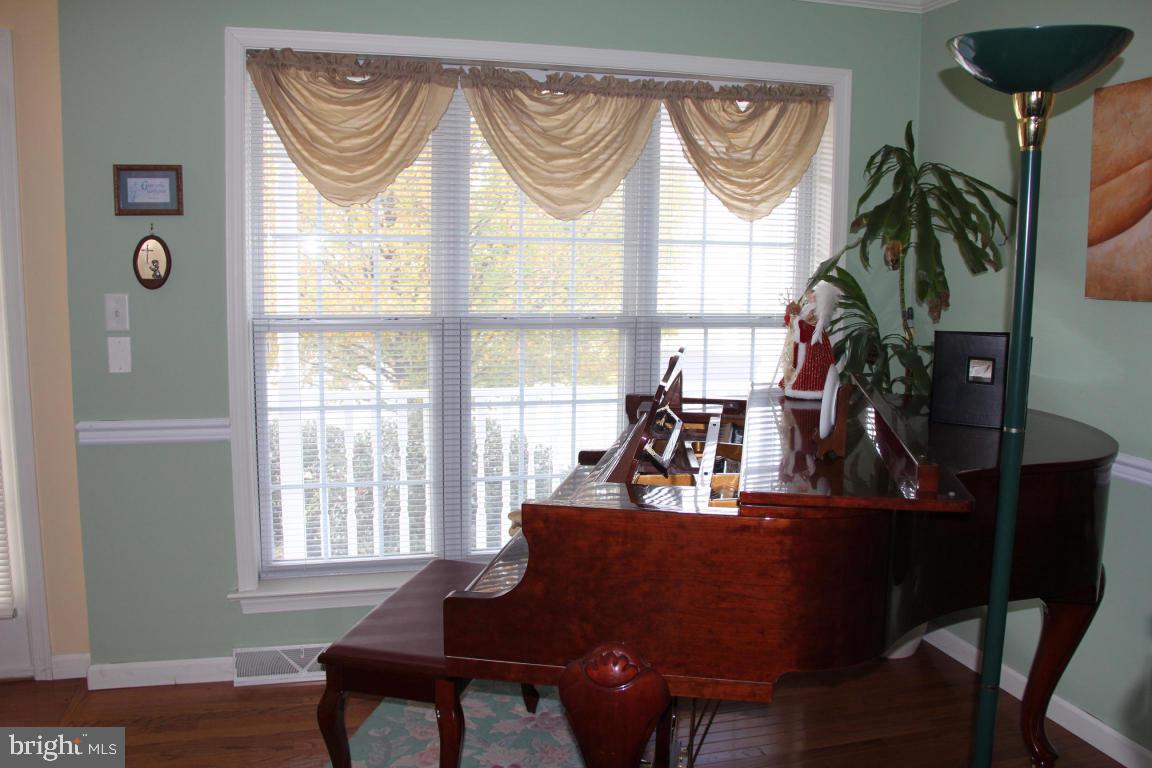 863 Sylvan Road Lancaster, PA 17601 - Photo 5 of 33 Gallery Image 5