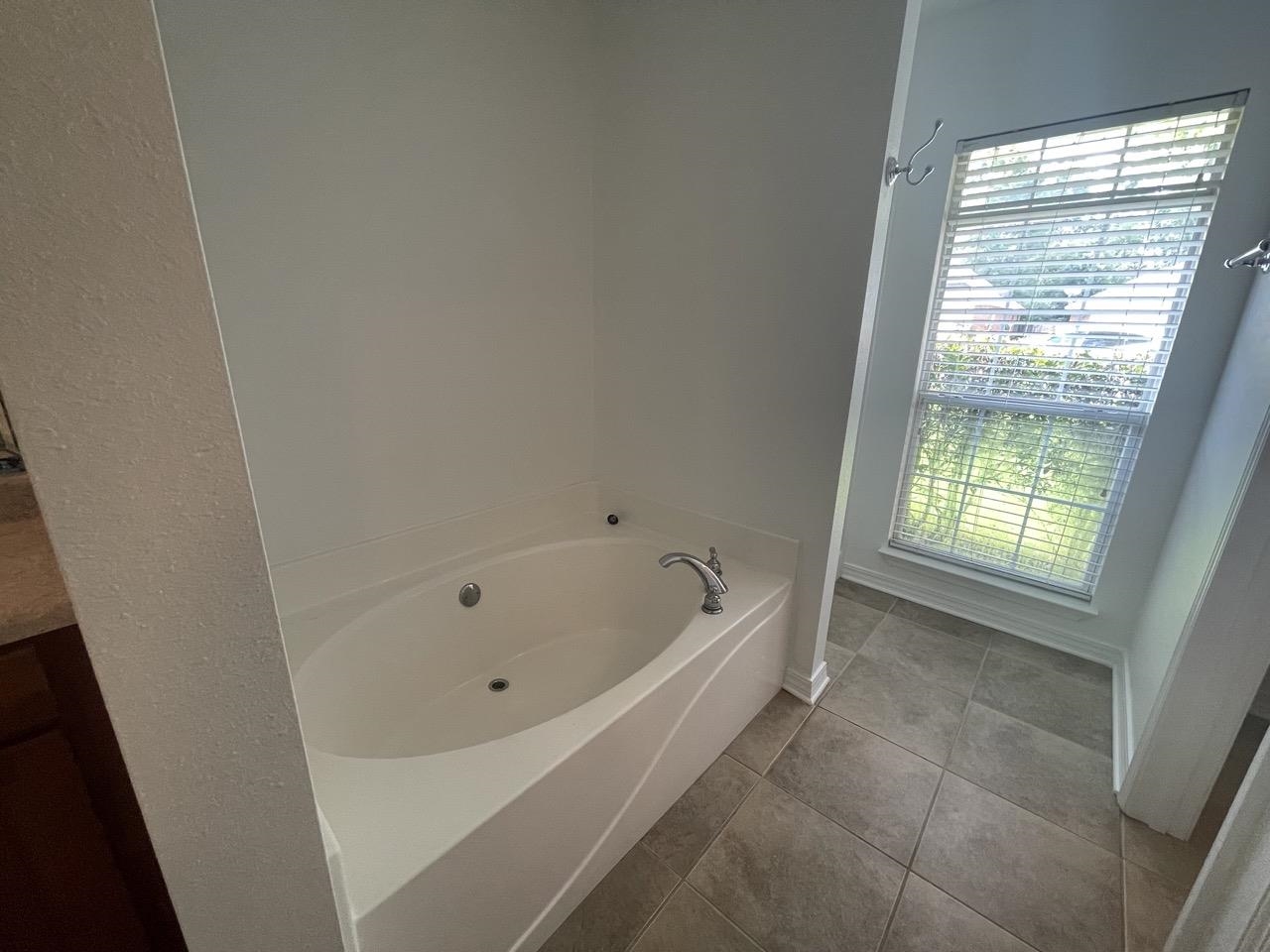 8235 Pecan Court Daphne, AL 36526 - Photo 11 of 23 Master Bathroom