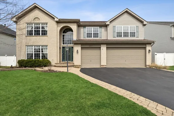 $574,900 | 4917 Kimball Lane, Carpentersville, IL 60110