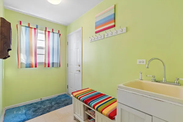 $574,900 | 4917 Kimball Lane, Carpentersville, IL 60110
