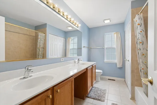 $574,900 | 4917 Kimball Lane, Carpentersville, IL 60110