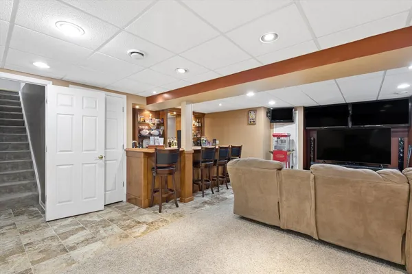 $574,900 | 4917 Kimball Lane, Carpentersville, IL 60110