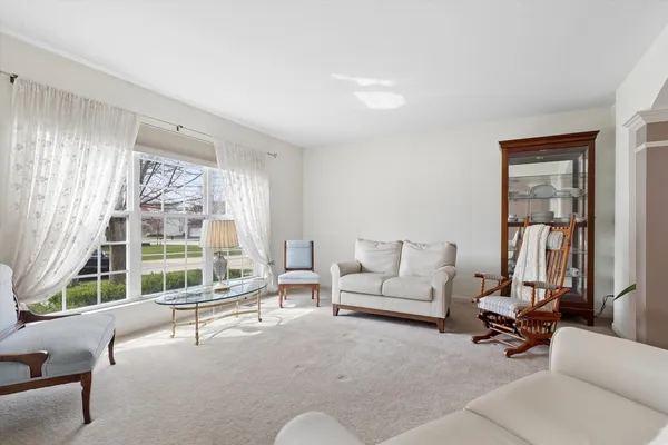 $574,900 | 4917 Kimball Lane, Carpentersville, IL 60110