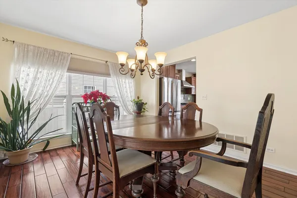 $574,900 | 4917 Kimball Lane, Carpentersville, IL 60110