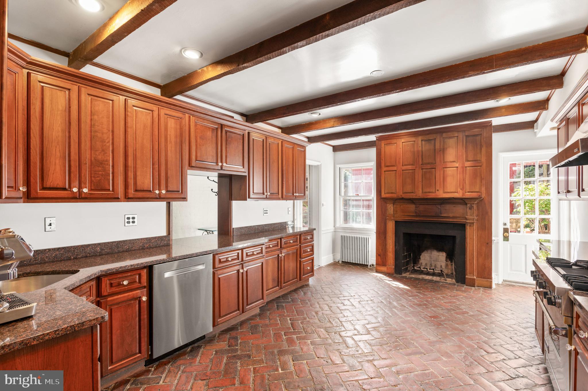 13 4th Street Southeast Washington, DC 20003 - Photo 11 of 35 Gallery Image 11