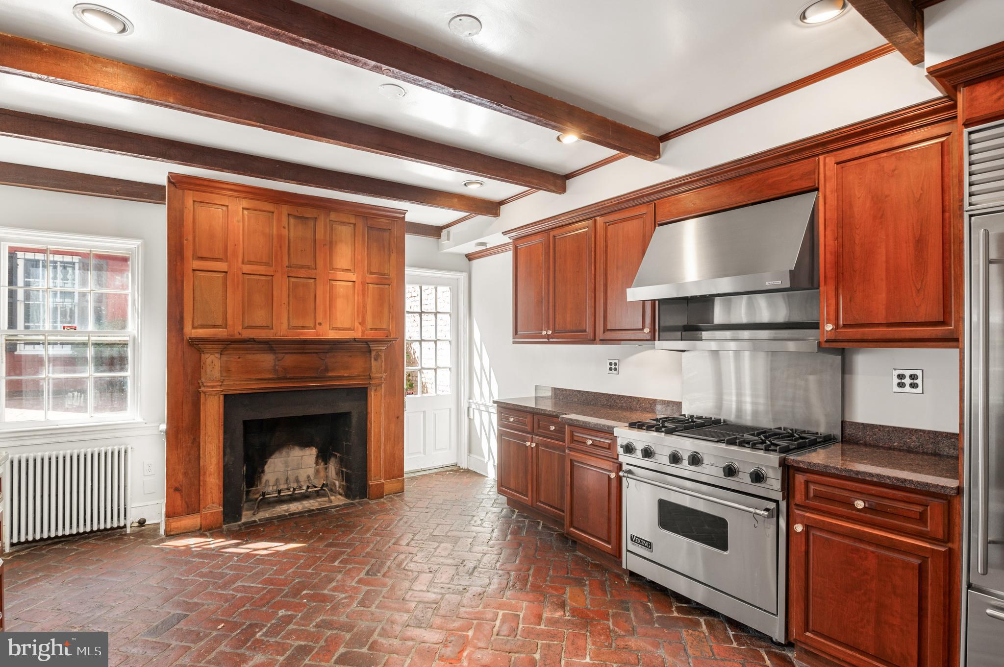 13 4th Street Southeast Washington, DC 20003 - Photo 12 of 35 Gallery Image 12