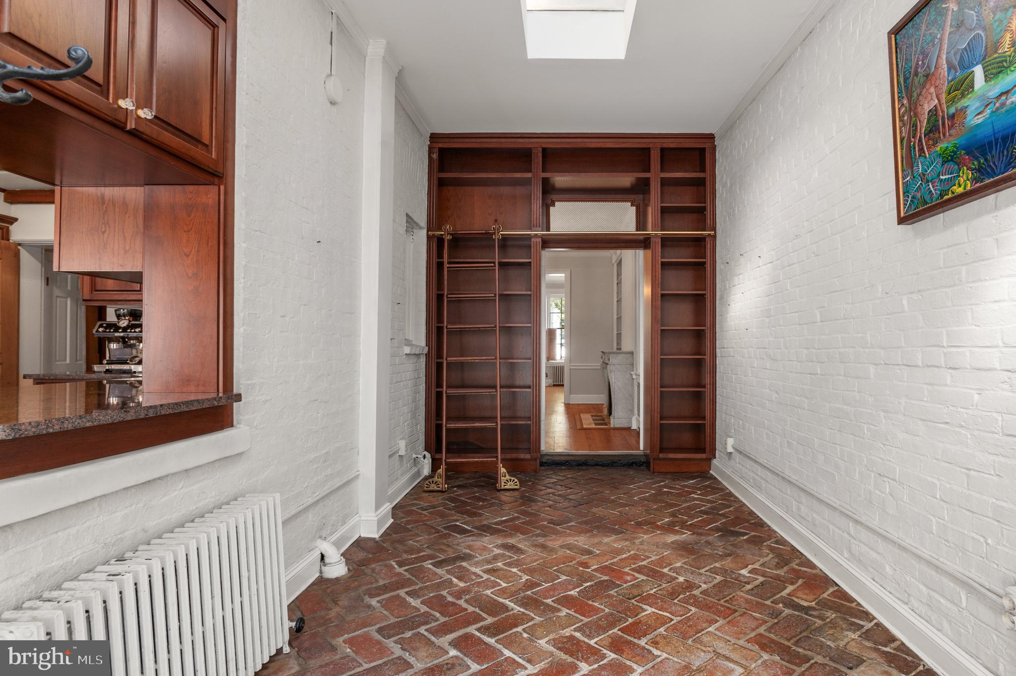13 4th Street Southeast Washington, DC 20003 - Photo 17 of 35 Gallery Image 17