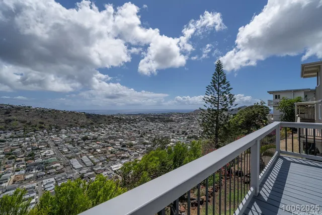 $2,600 | 1671 Kanalui Street, Honolulu, HI 96816