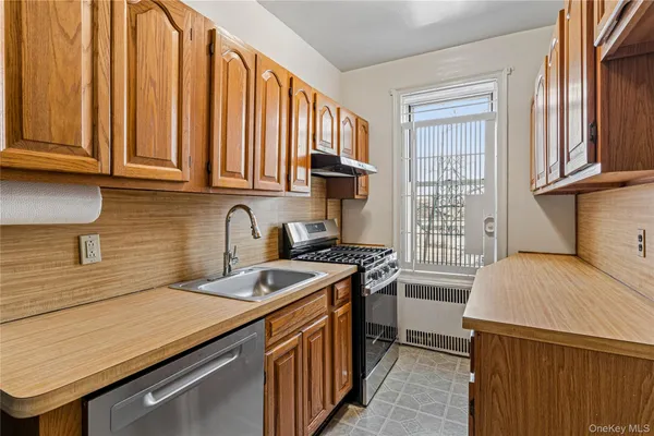 $285,000 | 111-39 76th Road, Unit D8 | Forest Hills