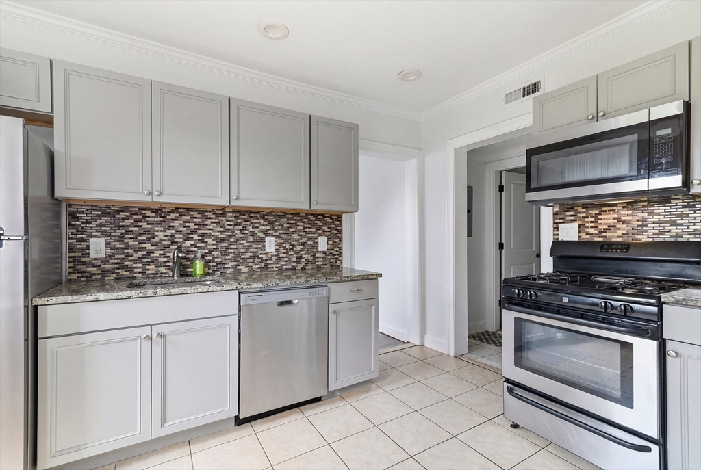39 Glen Road Boston, MA 02130 - Photo 12 of 42