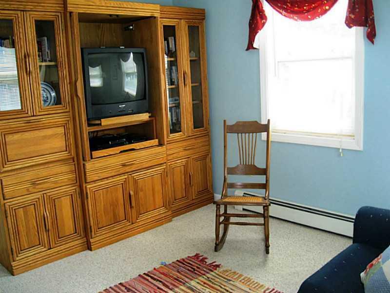 61 Stuart Street Portland, ME 04103 - Photo 11 of 33 Bedroom. 4th bedroom or den