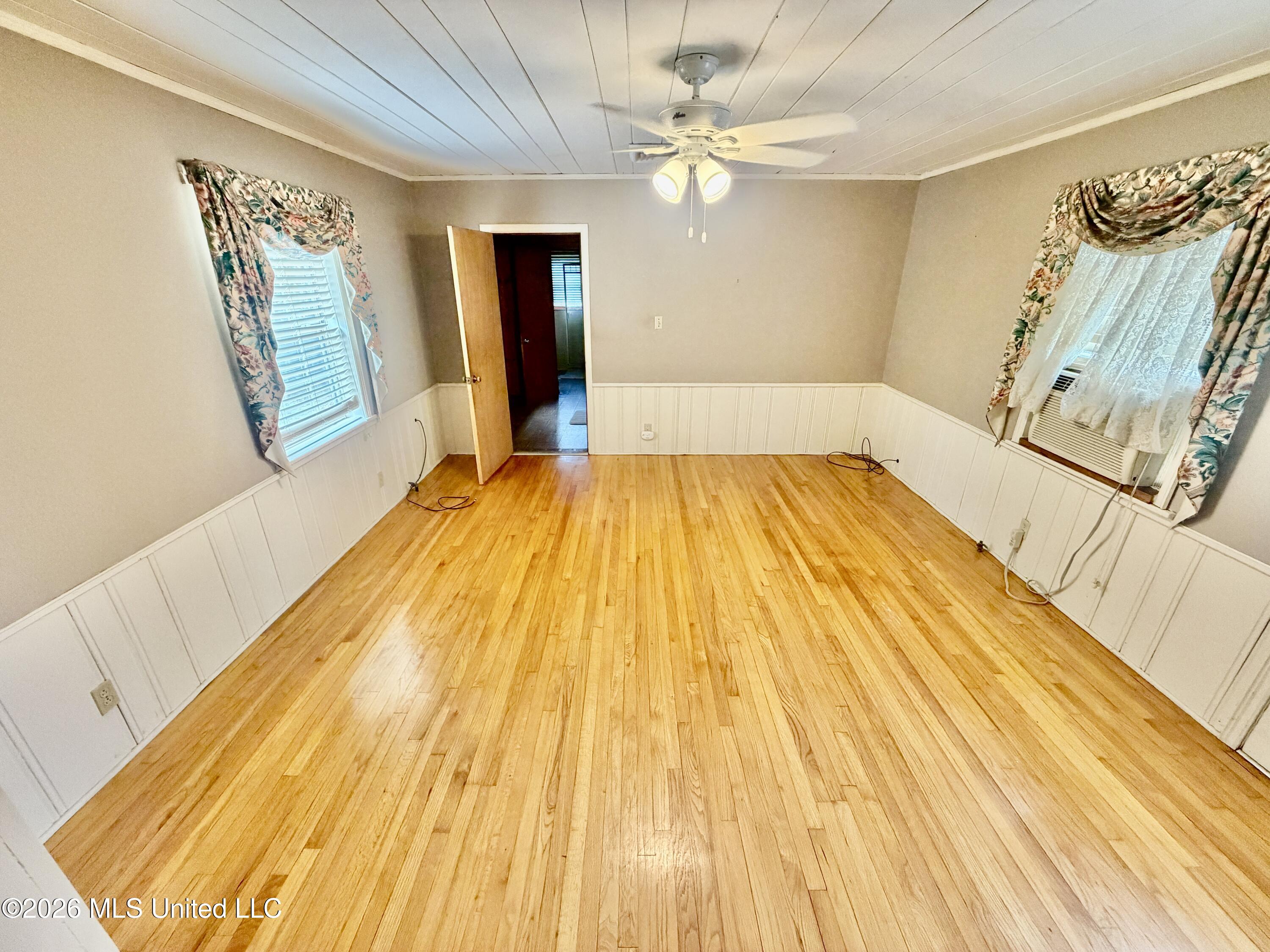 405 Preston Street Benoit, MS 38725 - Photo 5 of 23 IMG_2384