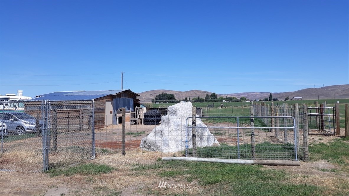 8581 Parke Creek Road Ellensburg, WA 98926 - Photo 4 of 15 Gallery Image 4
