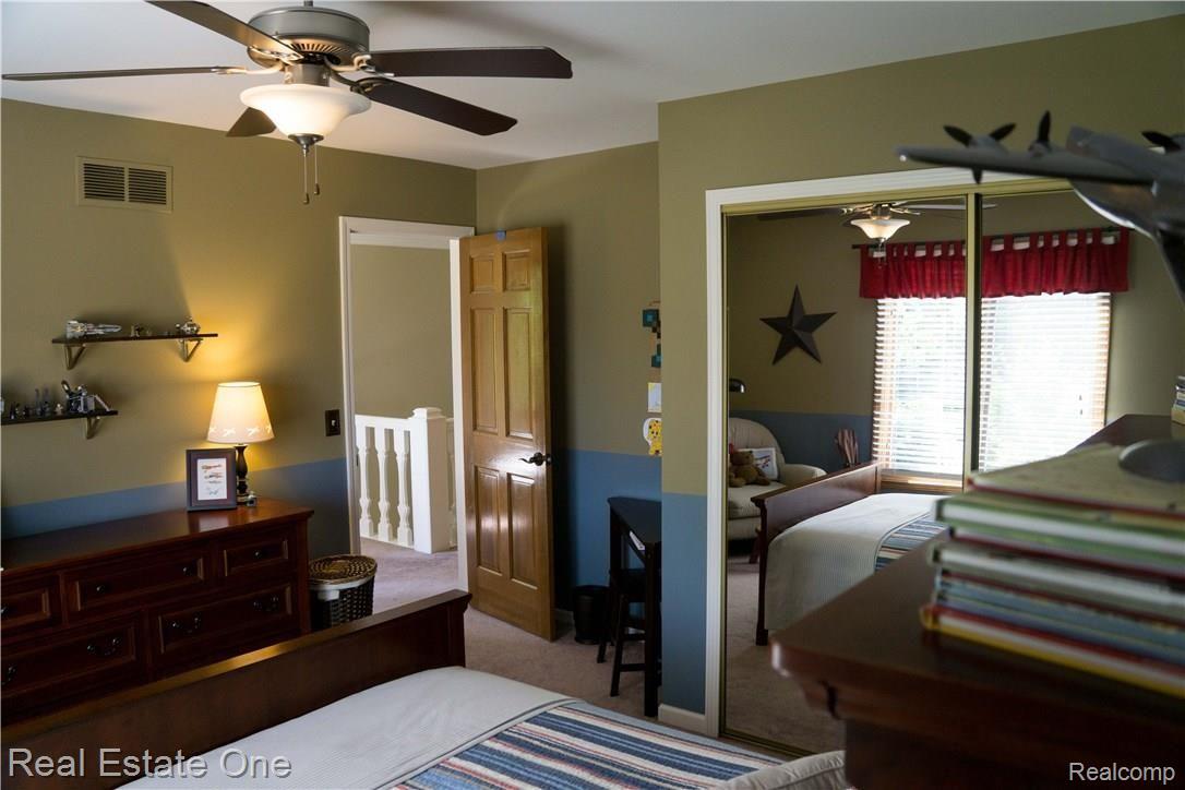 1175 Chaffer Drive Rochester, MI 48306 - Photo 32 of 48 32.jpg