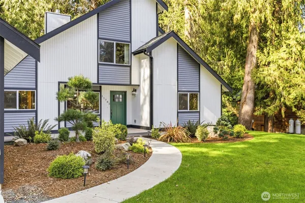 $1,390,000 | 11785 Penny Place Northeast, Bainbridge Island, WA 98110