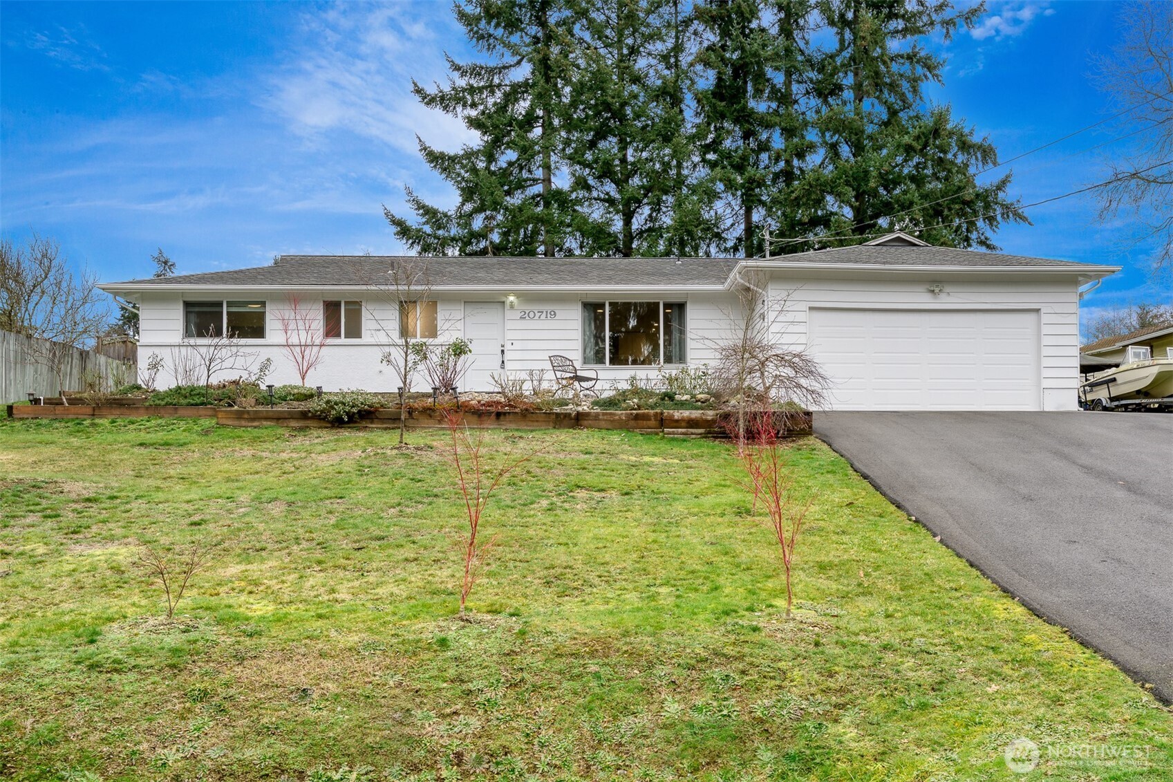 20719 Crawford Road Lynnwood, WA 98036 - Photo 1 of 24 Gallery Image 1