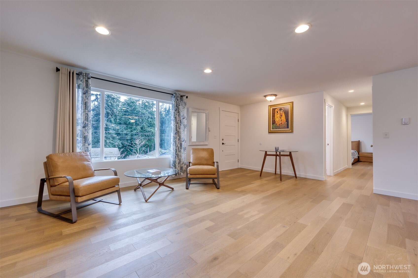 20719 Crawford Road Lynnwood, WA 98036 - Photo 3 of 24 Gallery Image 3