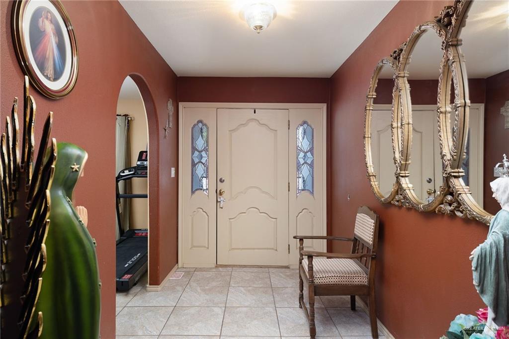 285 Tulipan Street Roma, TX 78584 - Photo 2 of 17 Gallery Image 2