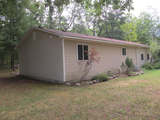 7655 Praha Street Interlochen, MI 49643 - Photo 17 of 18 1805560-16.JPG