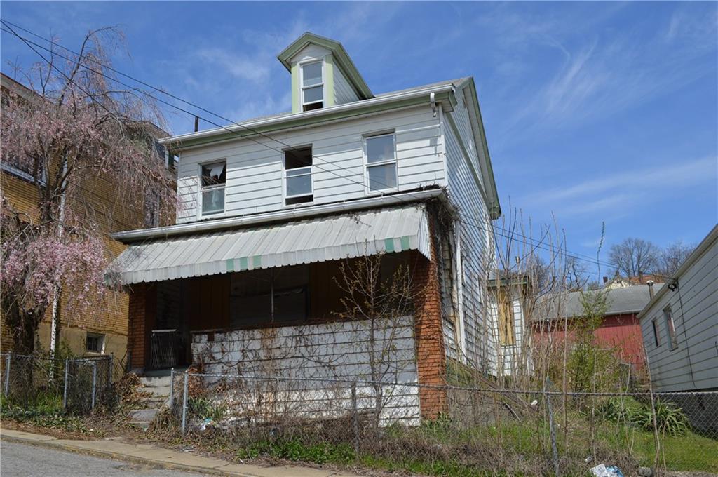 712 Mary Street McKees Rocks, PA 15136 - Photo 1 of 1